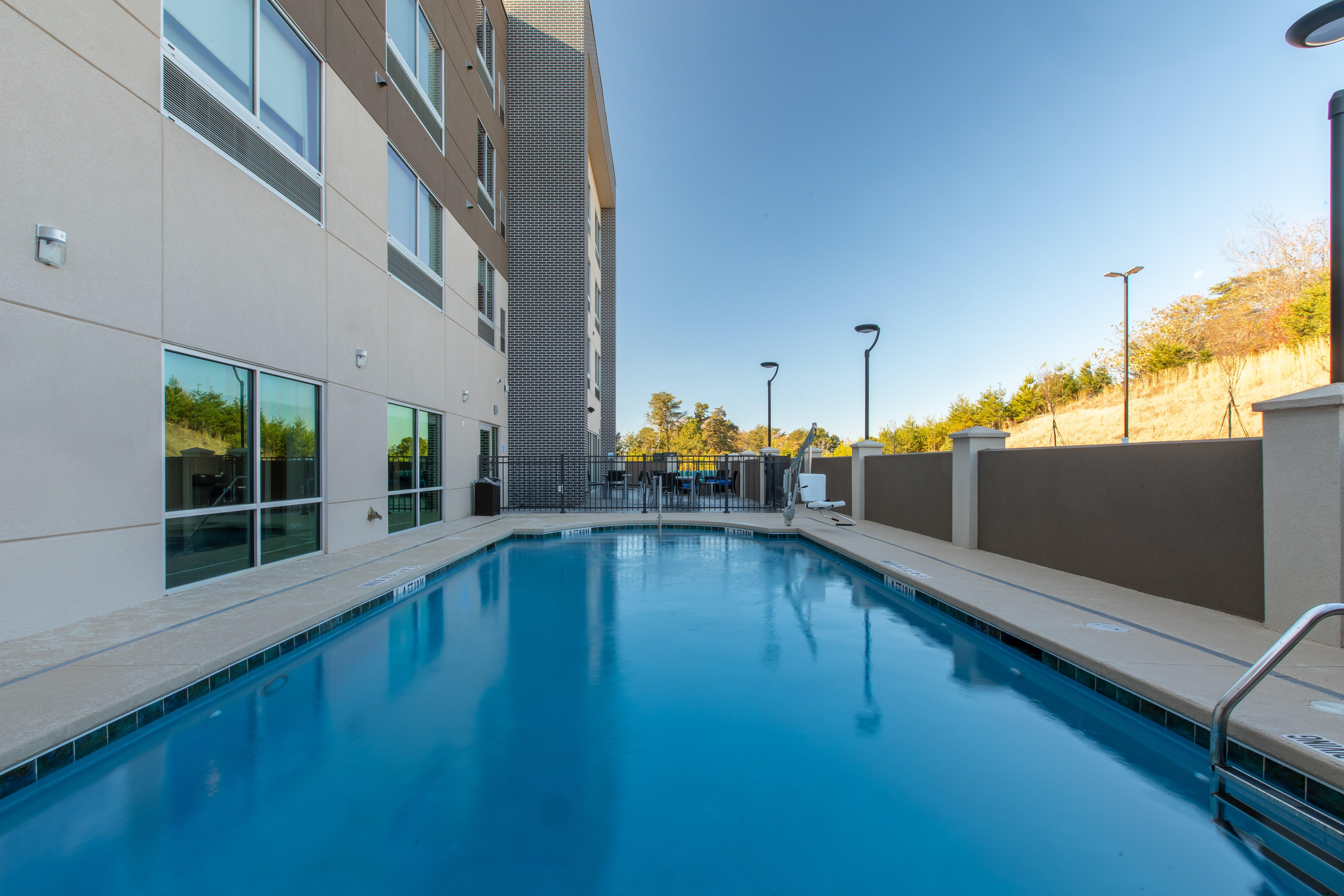 Hotel Express & - Lanier Area By Ihg Gainesville