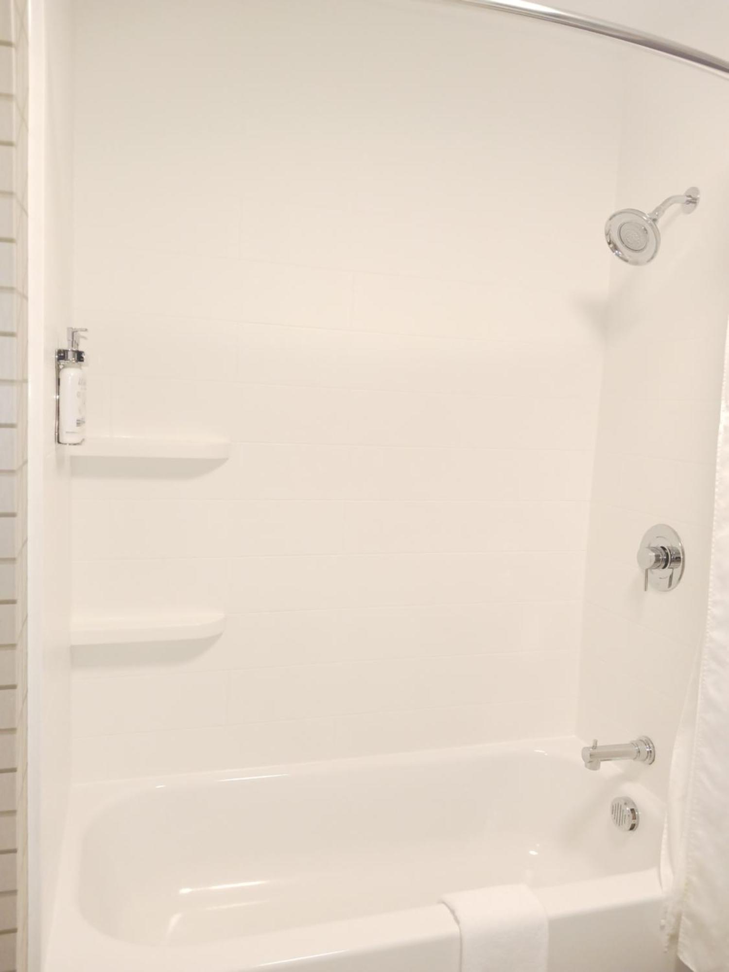 Hotel Express & - Lanier Area By Ihg 3*